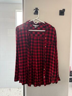 Old Navy Red and Black Buffalo Plaid Shirt